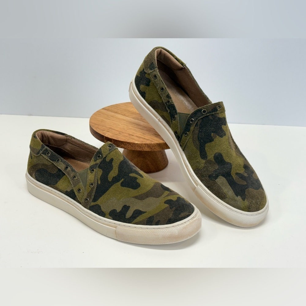 CHOCOLATE BLU Olive camo NOELLA  slip on sneakers size 40/9.5-10US - Picture 2 of 8